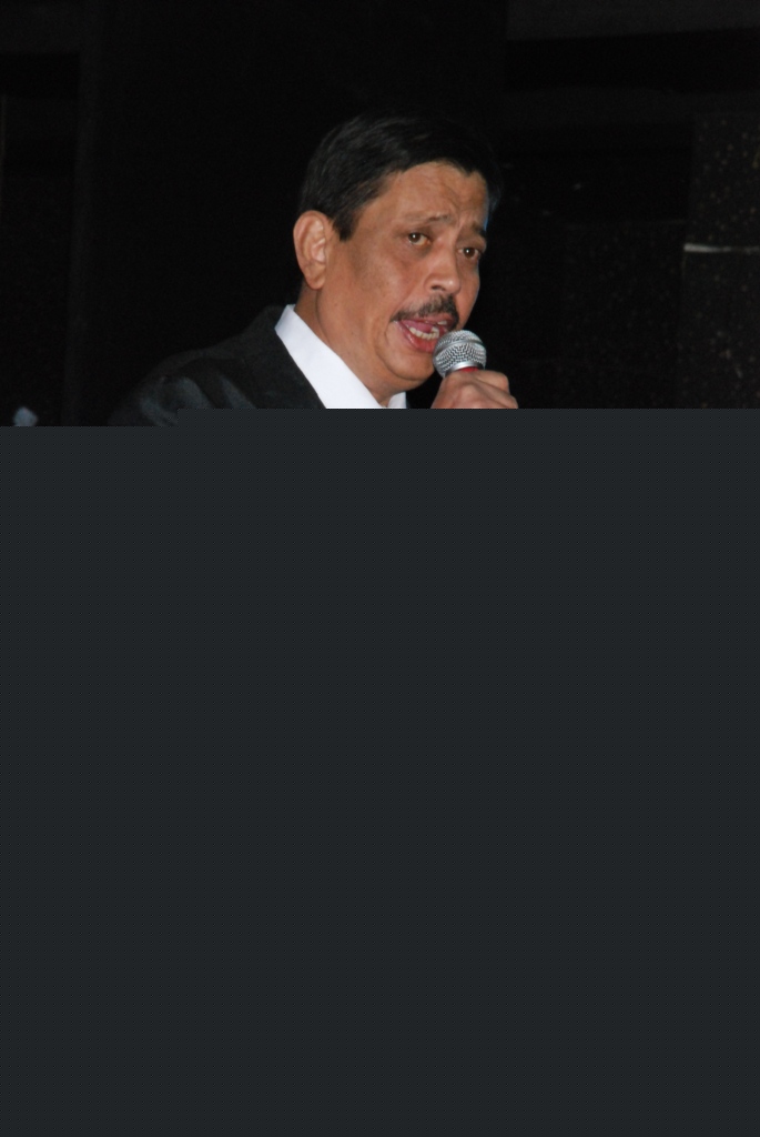 felix flor live at kripa nite 2010.jpg